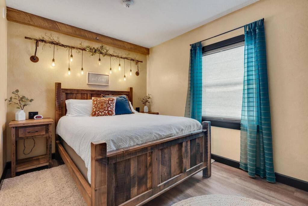The Rustic Suite - Main Street Lodge In Берлин Экстерьер фото